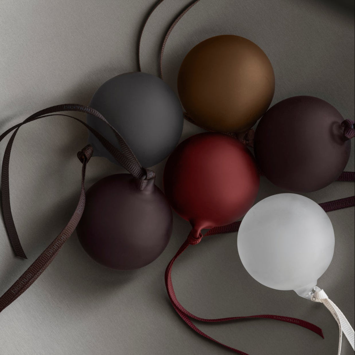 blomus handblown Christmas ornaments from JUHLA collection in multiple deep colors