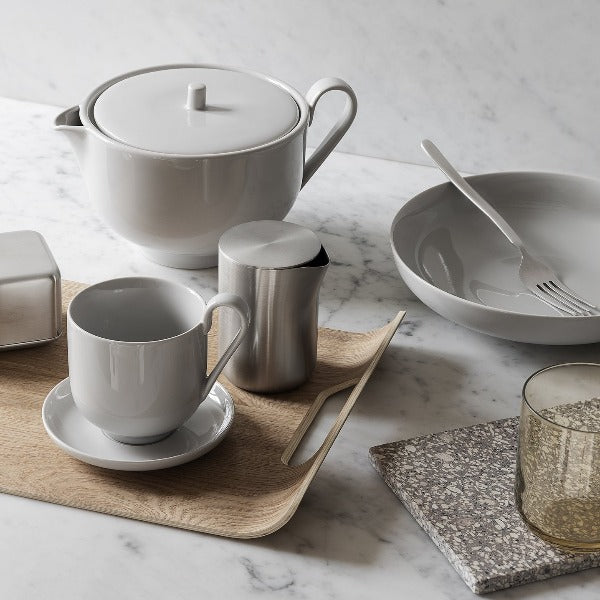 morning tea served on a WILO hardwood tray from blomus