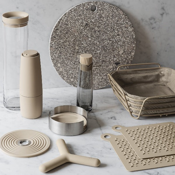 OOLONG trivet hot pad alongside other blomus kitchen serveware
