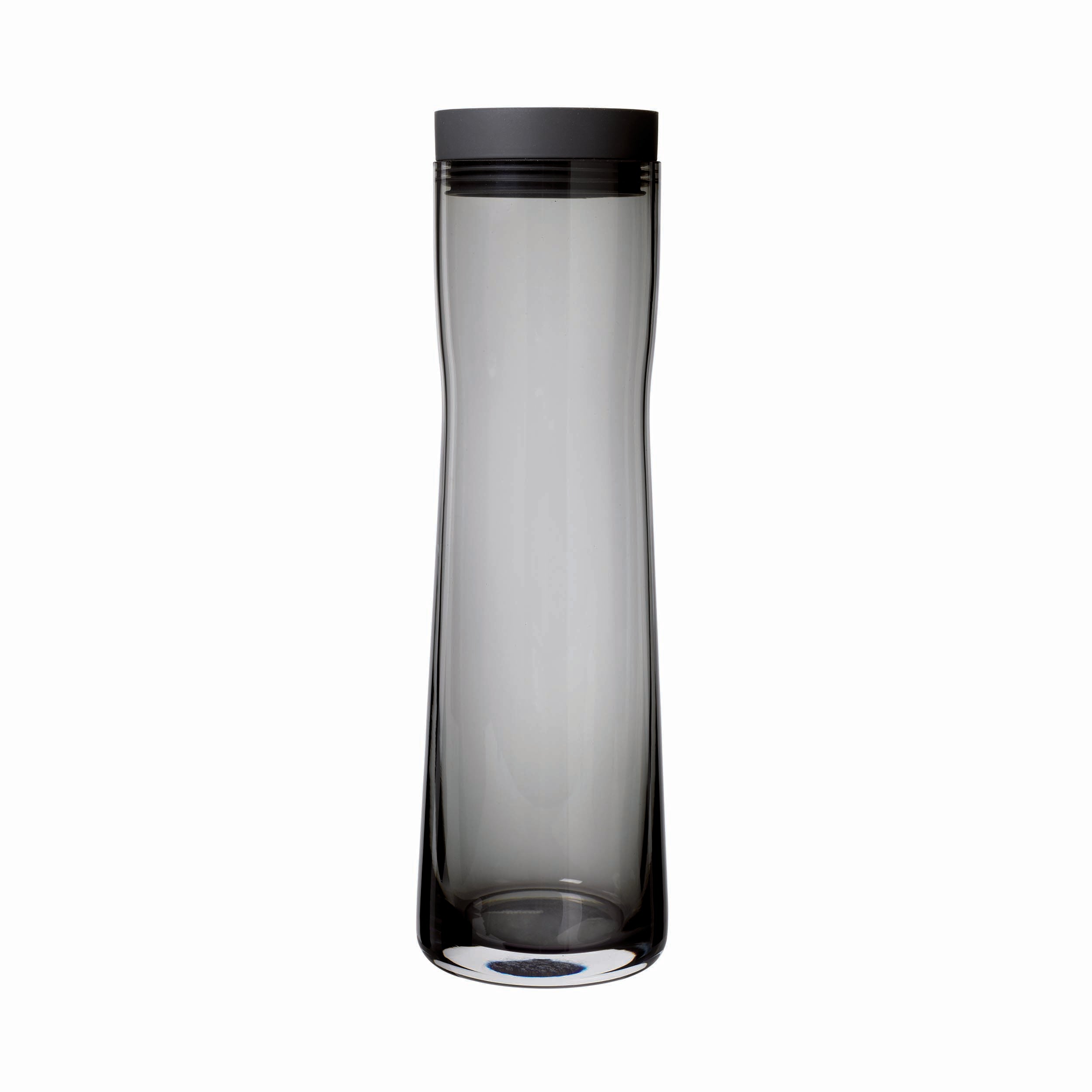 blomus SPLASH Smoke Colored Glass Water Carafe with Silicone and Stainless Steel Pourer – Modern Water Pitcher