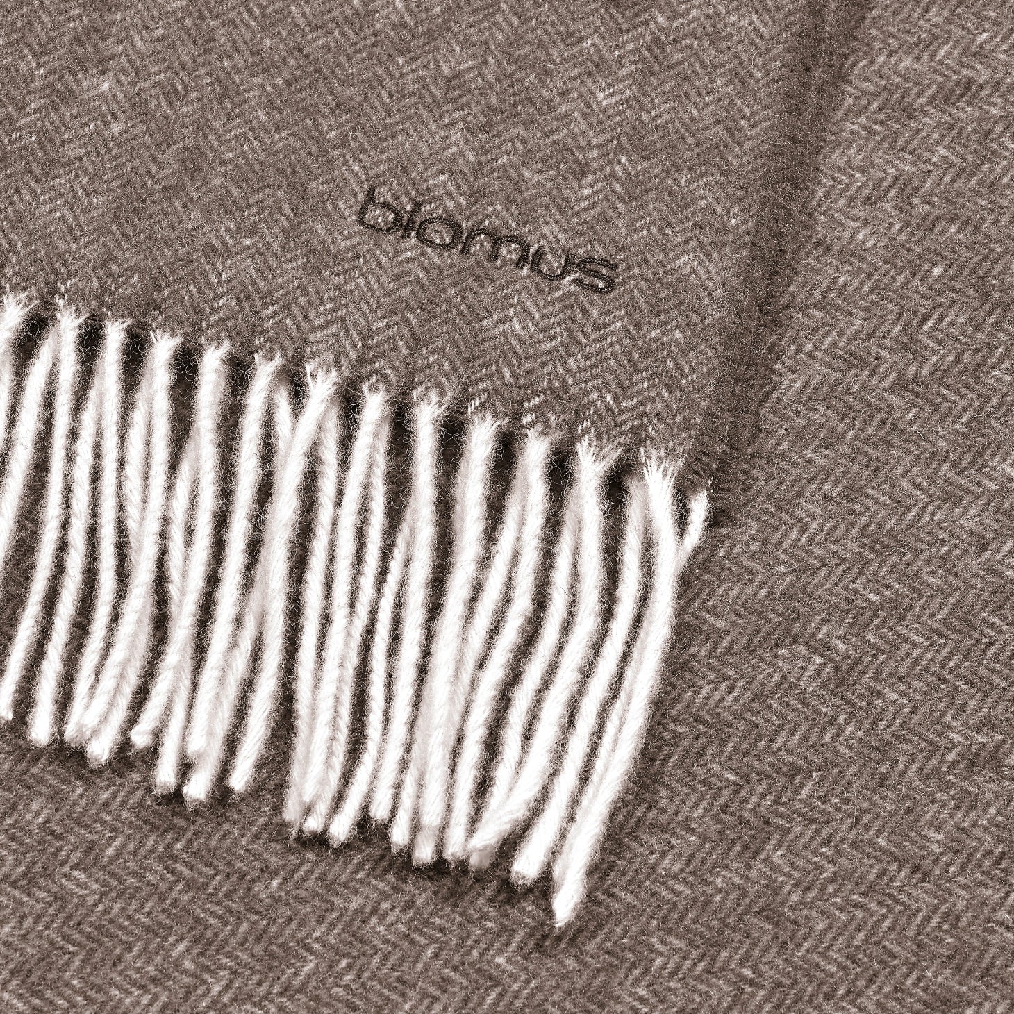 Blomus FINHO Throw Blanket - Thumbnail 5