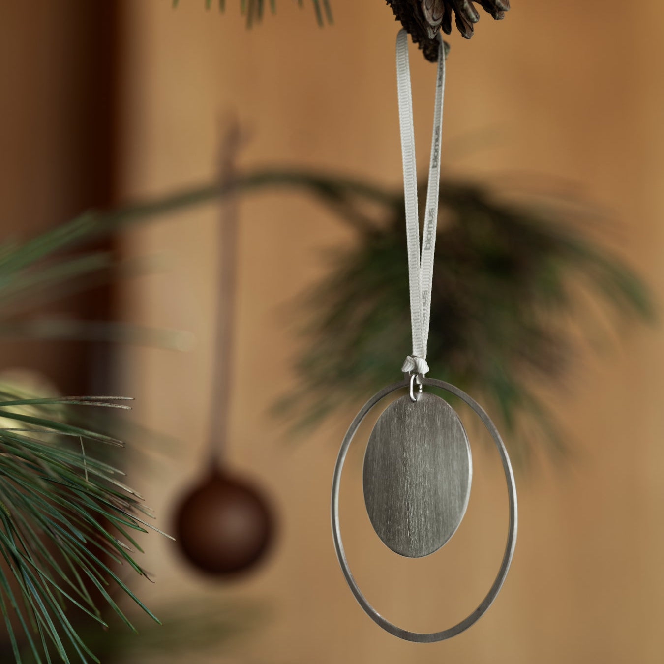 chic modern Christmas ornaments made of stainless steel by blomus