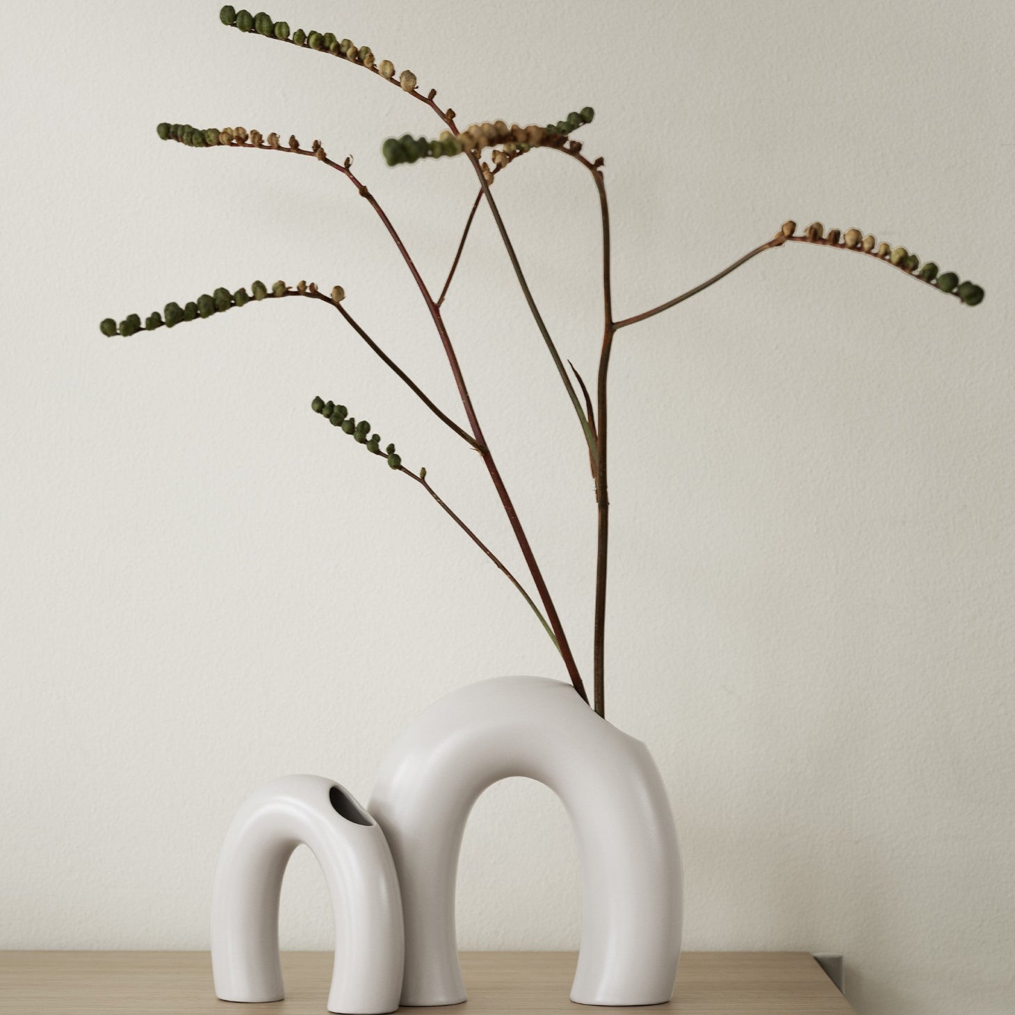 flowers arranged in modern vase from KAGETSU collection by blomus