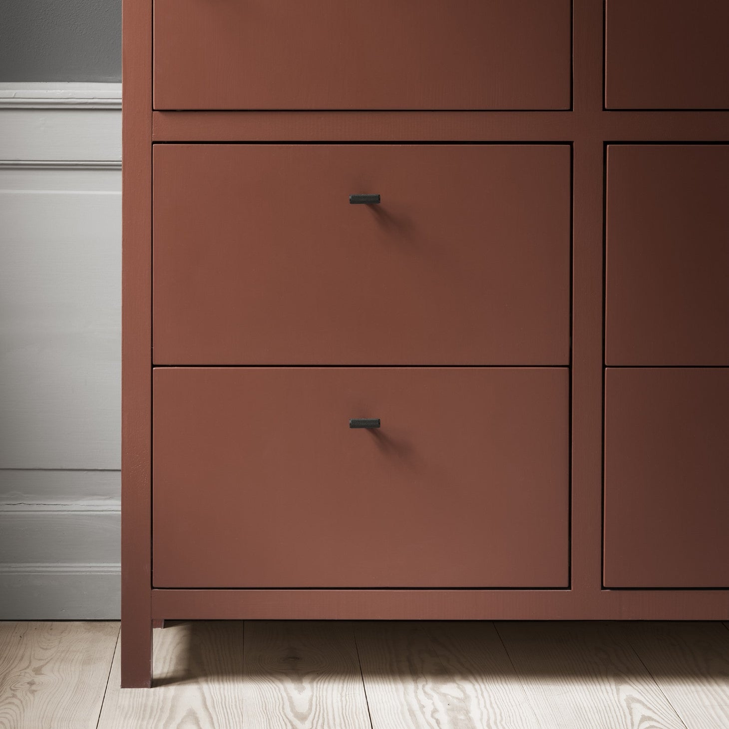 Simple dresser with black metal drawer pulls from blomus